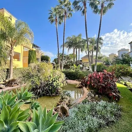 ático Nuevo En Lujosa Urbanización Junto A Restaurantes Y Cafeterías Apartamento *