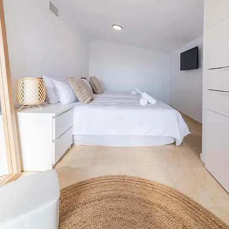 ático Nuevo En Lujosa Urbanización Junto A Restaurantes Y Cafeterías Apartamento Marbella