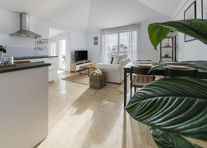 Atico Nuevo En Lujosa Urbanizacion Junto A Restaurantes Y Cafeterias 아파트 마르베야