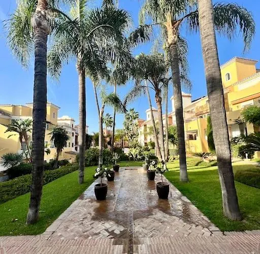 Atico Nuevo En Lujosa Urbanizacion Junto A Restaurantes Y Cafeterias